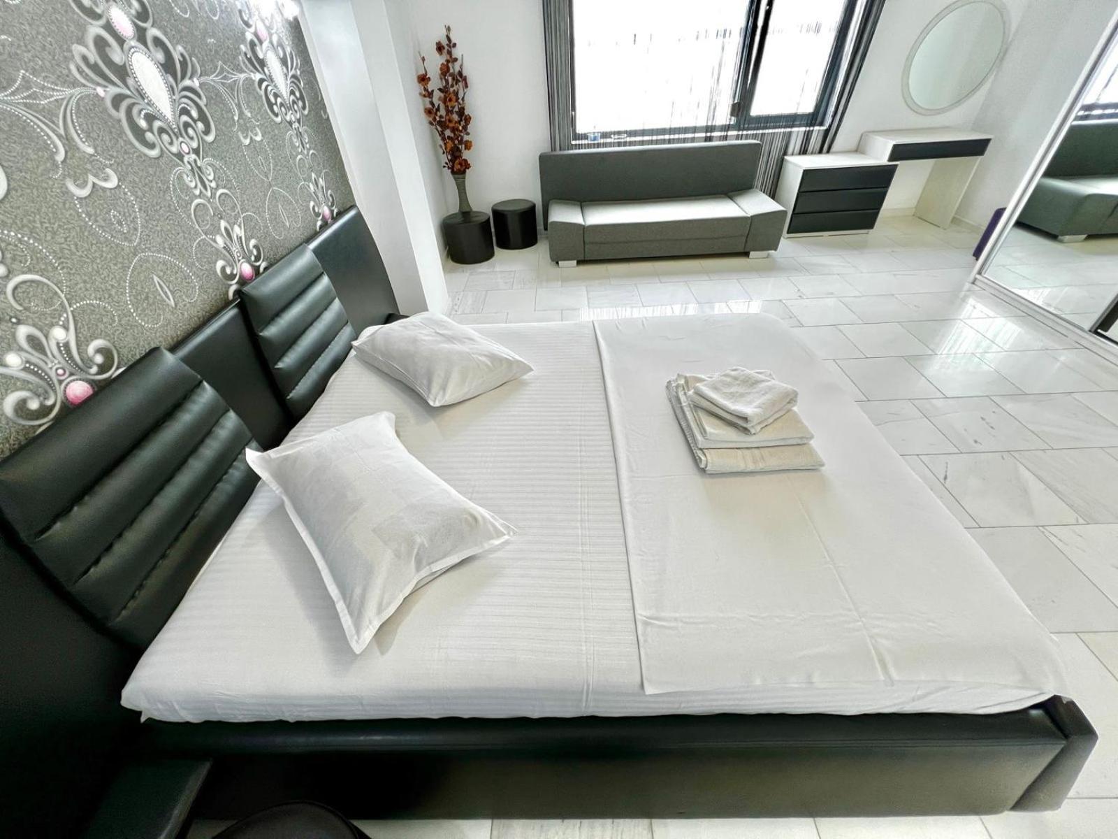 Sophia Lake View Suite Mamaia Exterior photo