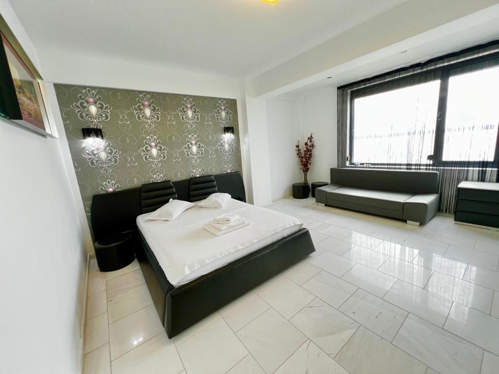 Sophia Lake View Suite Mamaia Exterior photo